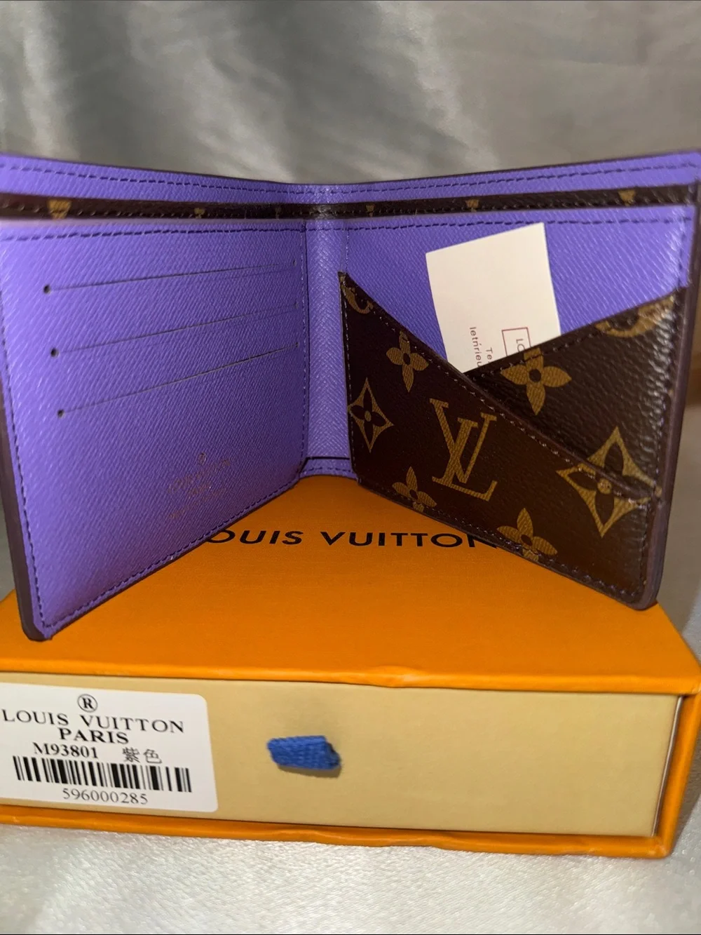 🔥Louis Vuitton Multiple Wallet featuring brown leather with a purple leather!🔥